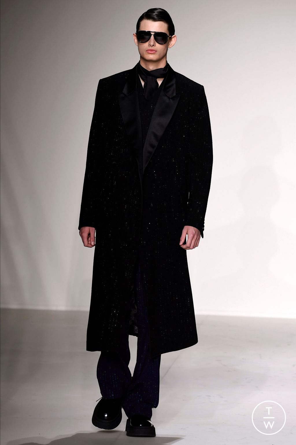 Fashion Week Milan Fall/Winter 2023 look 86 from the Emporio Armani collection menswear
