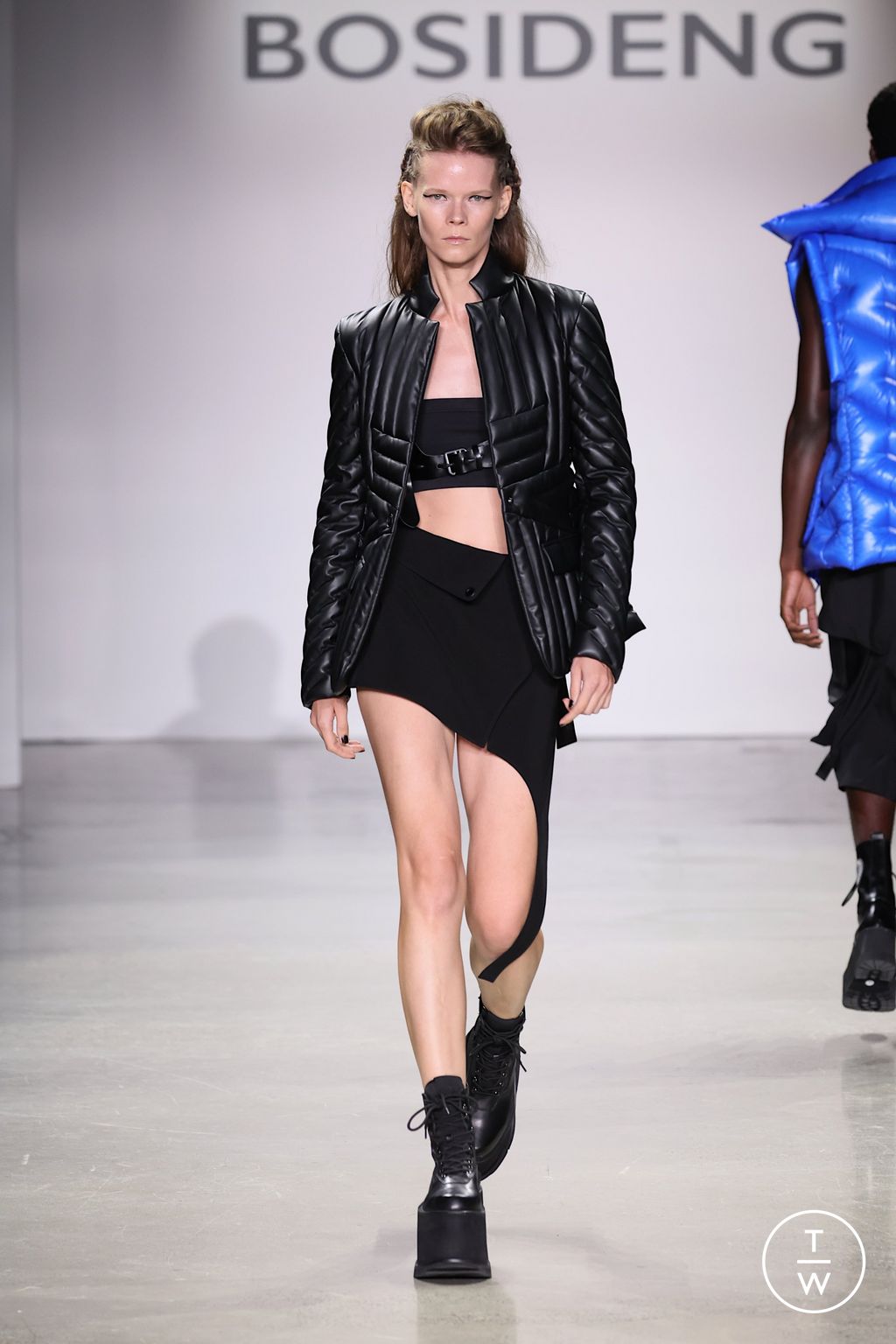 Fashion Week New York Spring/Summer 2023 look 26 de la collection Bosideng womenswear