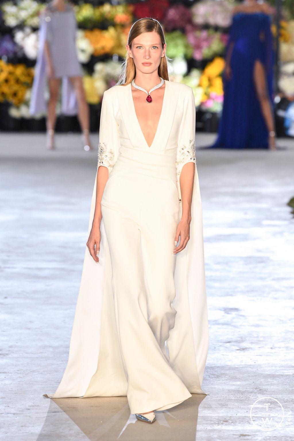Fashion Week New York Spring/Summer 2023 look 1 de la collection Pamella Roland womenswear