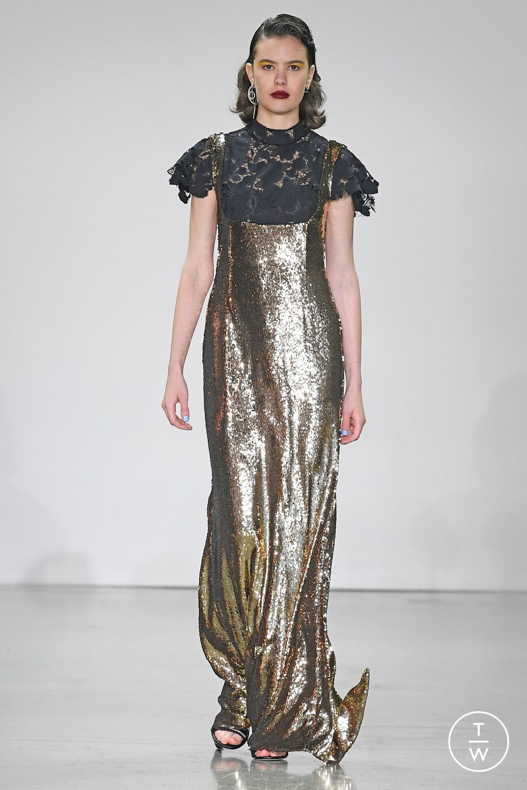 Fashion Week New York Spring/Summer 2023 look 30 from the Bibhu Mohapatra collection 女装