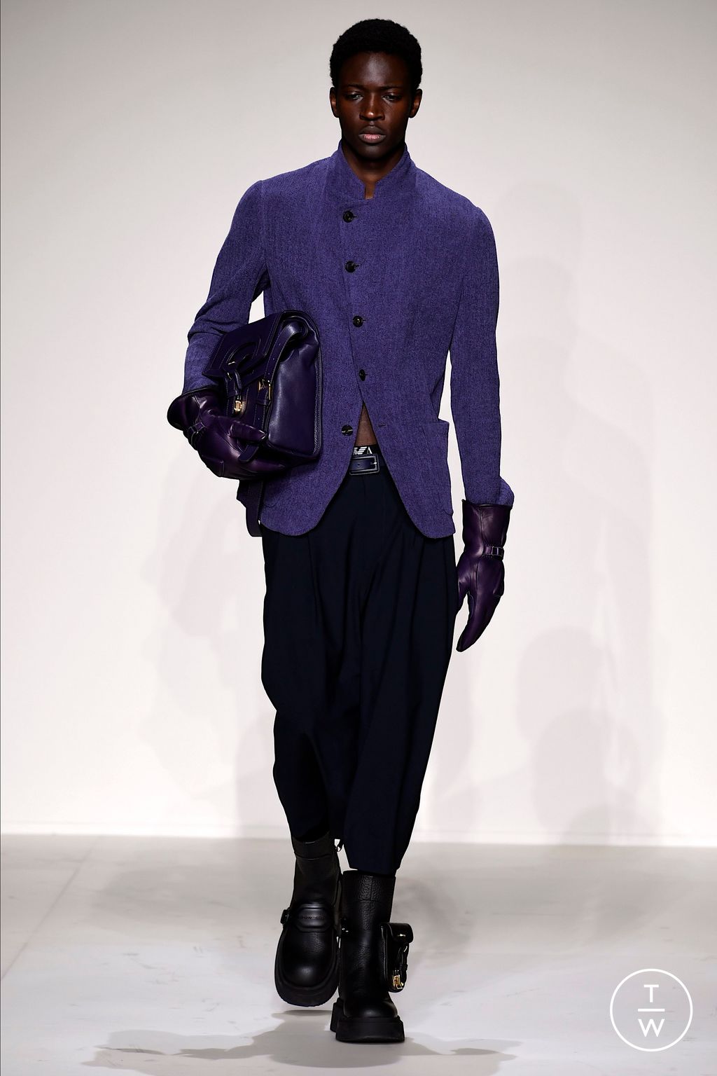 Fashion Week Milan Fall/Winter 2023 look 74 from the Emporio Armani collection 男装