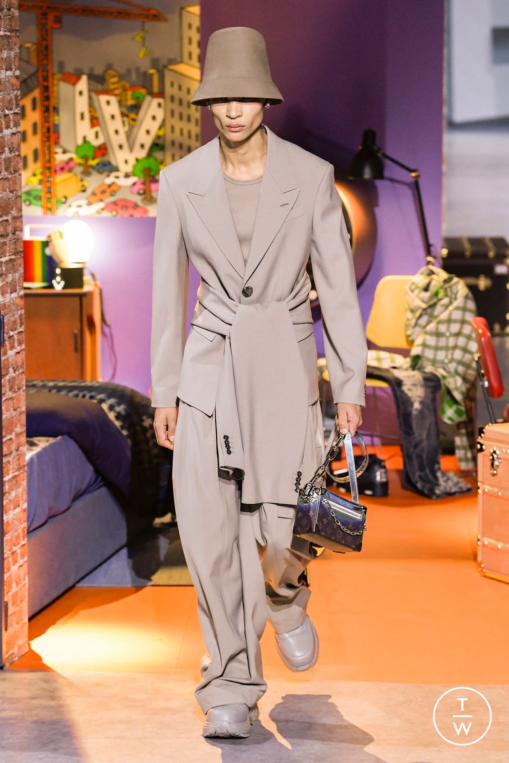 Fashion Week Paris Fall/Winter 2023 look 4 de la collection Louis Vuitton menswear