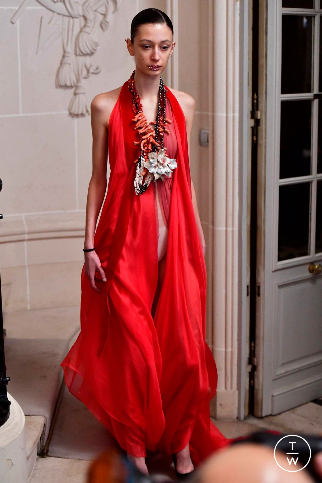 Fashion Week Paris Spring/Summer 2023 look 18 from the Aelis collection couture