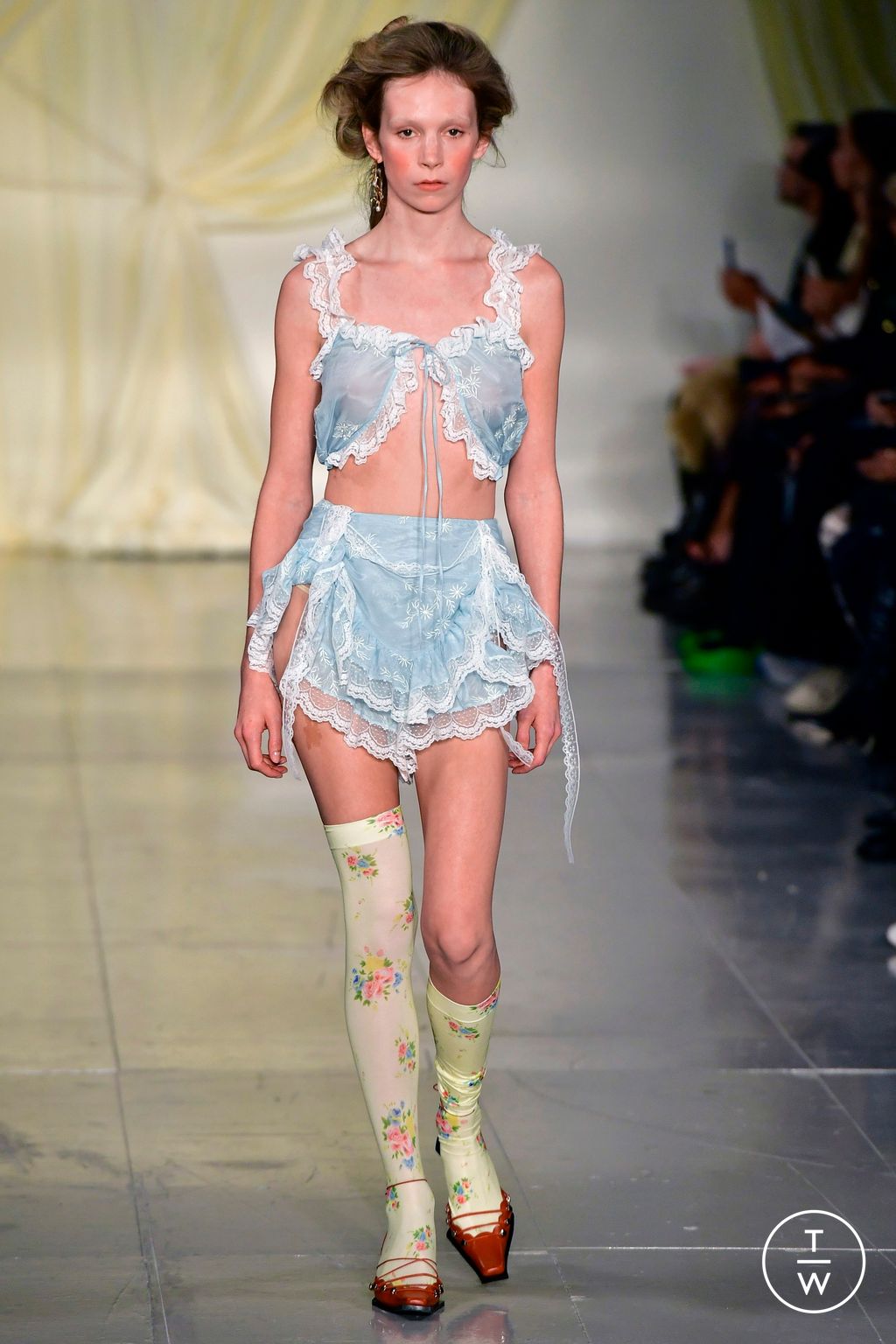 Fashion Week London Spring/Summer 2023 look 28 from the Yuhan Wang collection womenswear