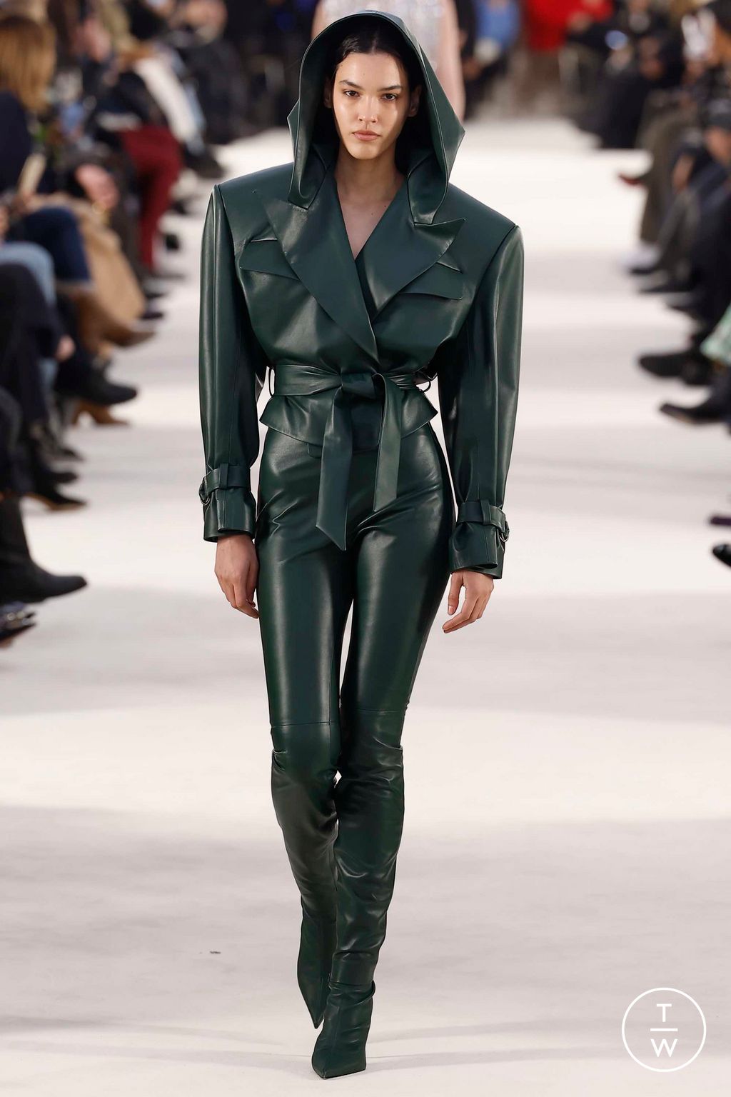 Fashion Week Paris Spring/Summer 2023 look 12 from the Alexandre Vauthier collection 高级定制