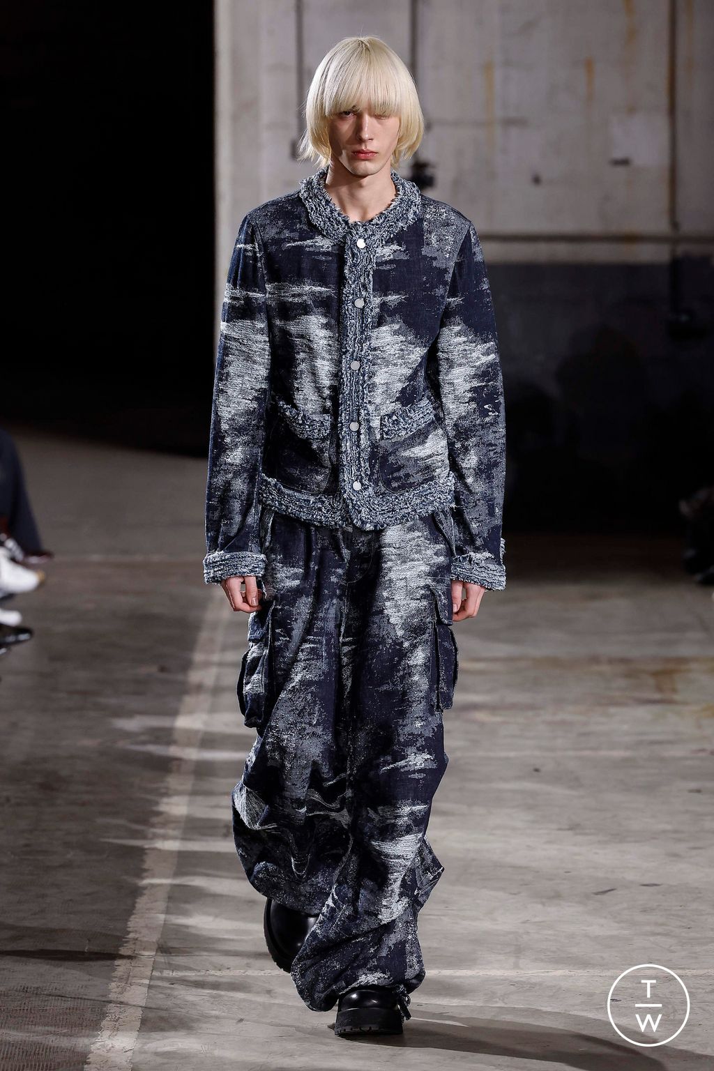 Fashion Week Paris Fall/Winter 2023 look 29 from the TAAKK collection menswear