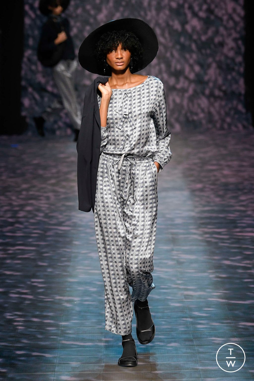 Fashion Week Milan Spring/Summer 2023 look 12 from the Emporio Armani collection 女装