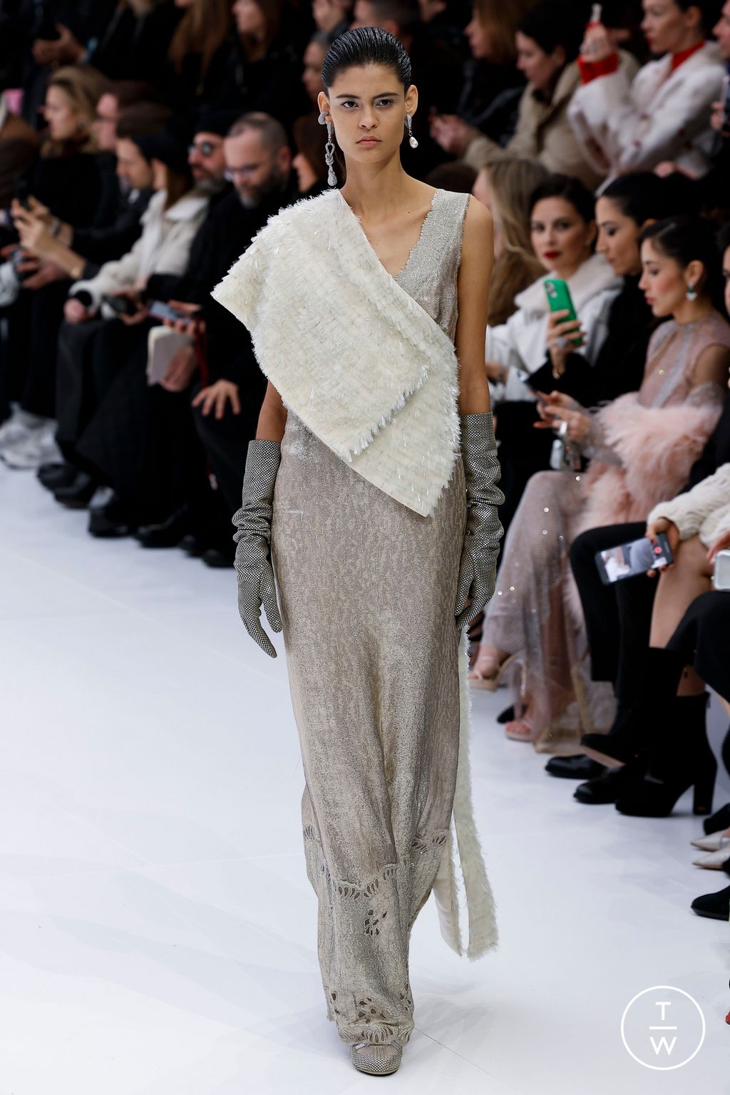 Fashion Week Paris Spring/Summer 2023 look 3 from the Fendi collection couture