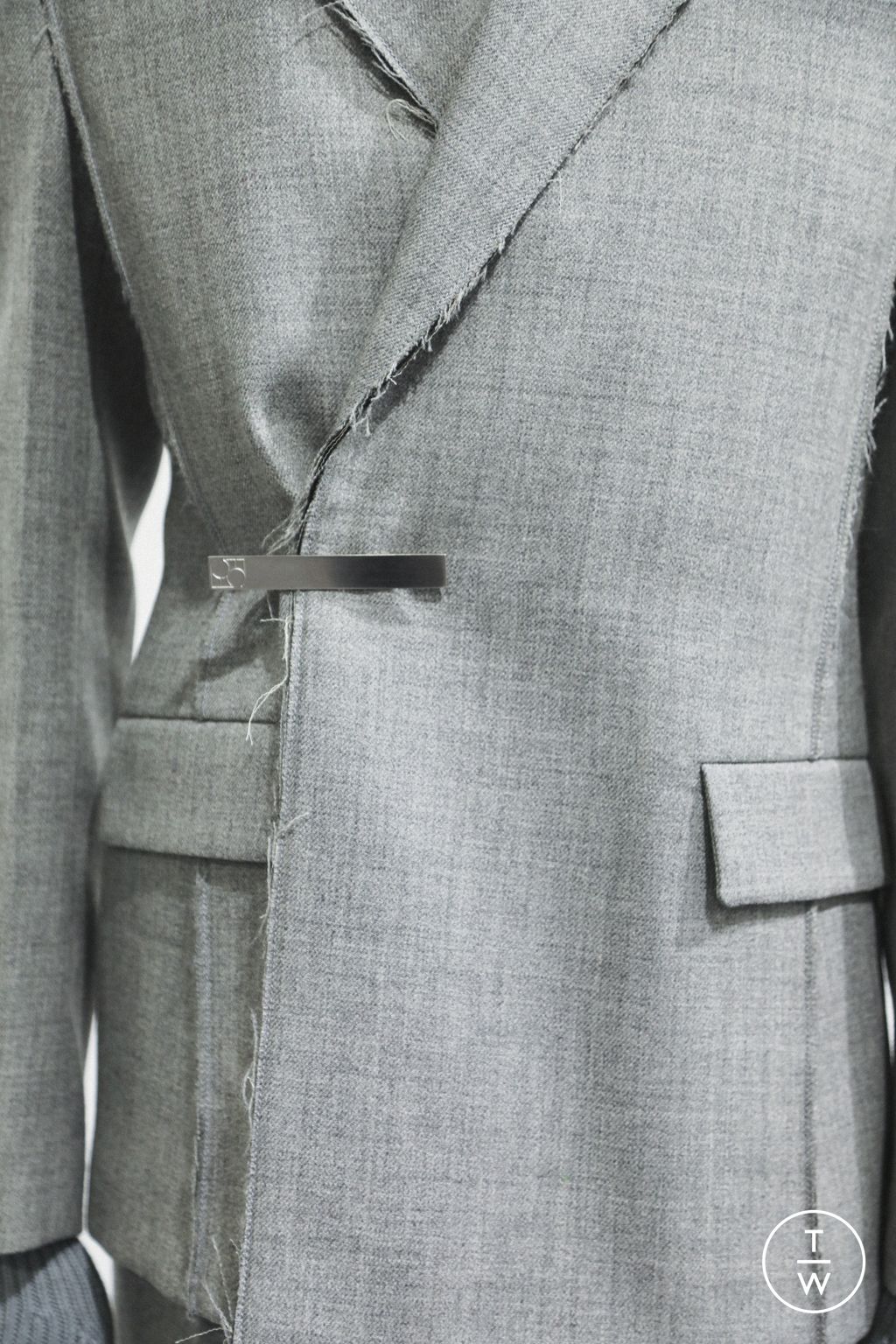 Fashion Week Milan Fall/Winter 2024 look 31 de la collection Federico Cina menswear accessories