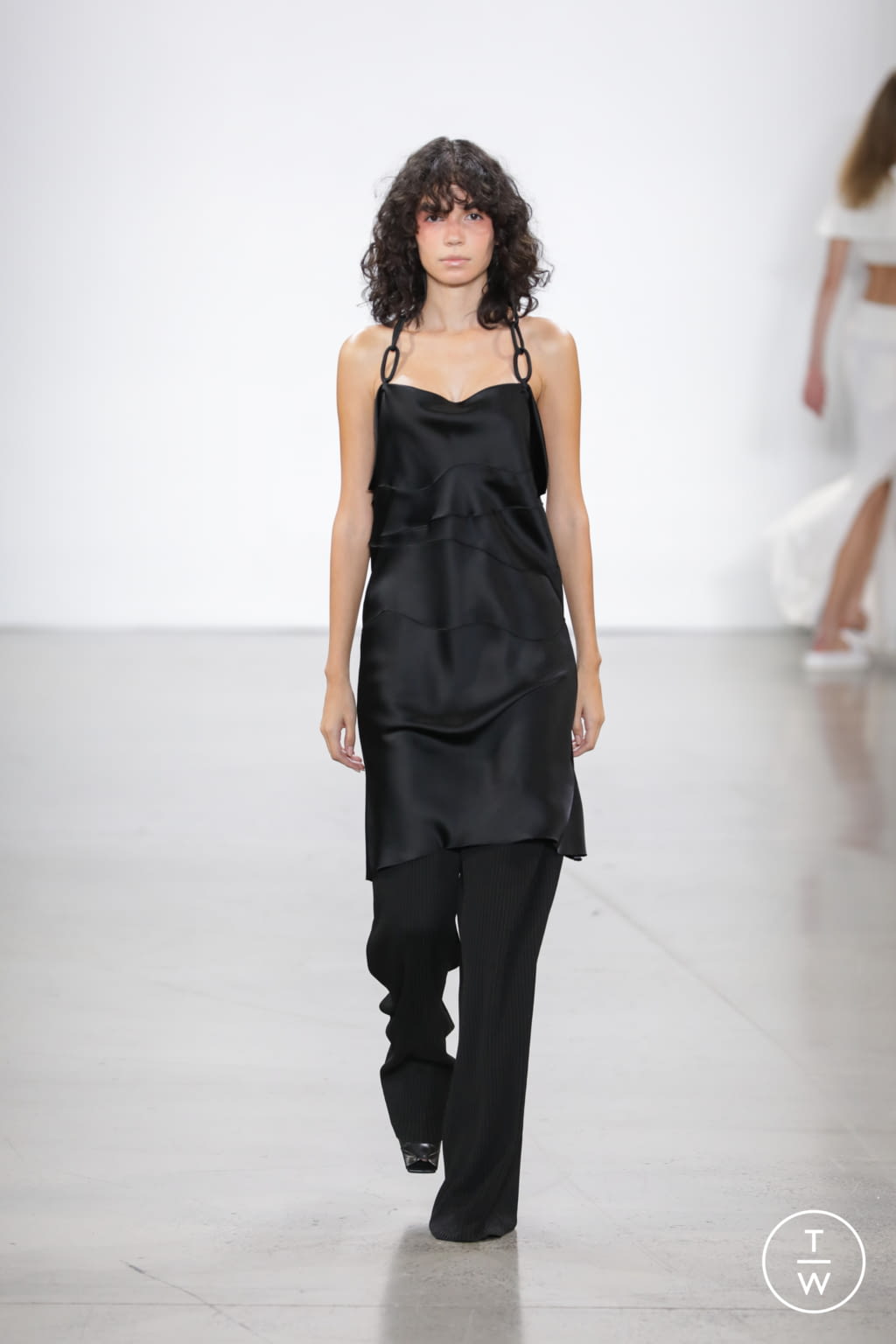 Fashion Week New York Spring/Summer 2022 look 5 de la collection Bevza womenswear