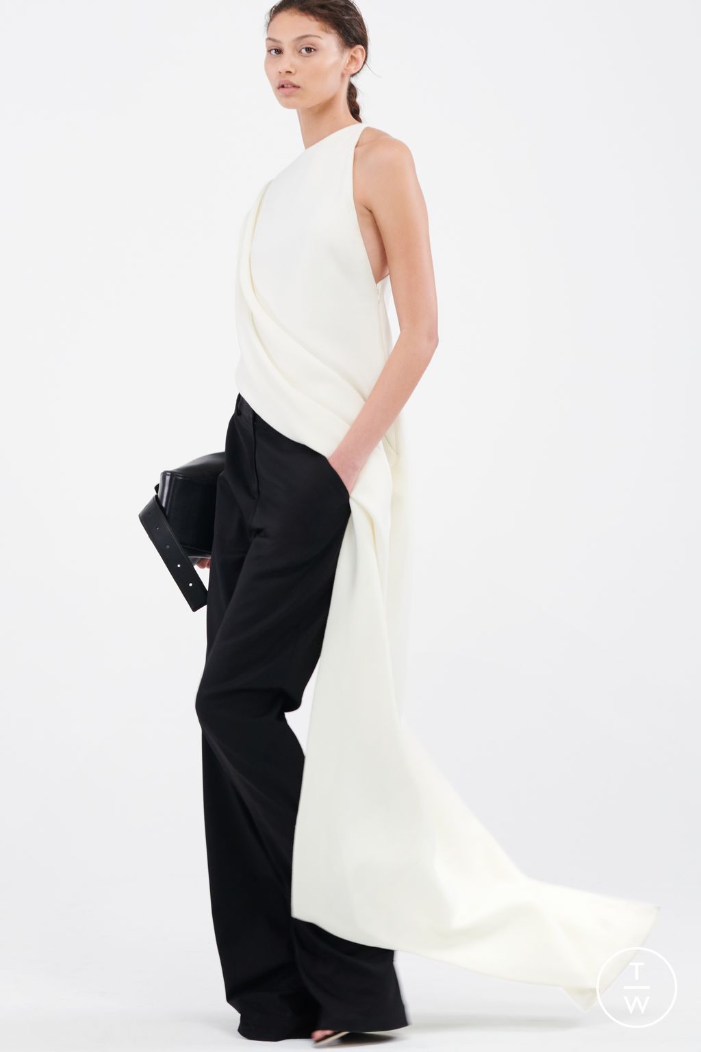 Fashion Week New York Pre-Fall 2024 look 5 from the Brandon Maxwell collection womenswear