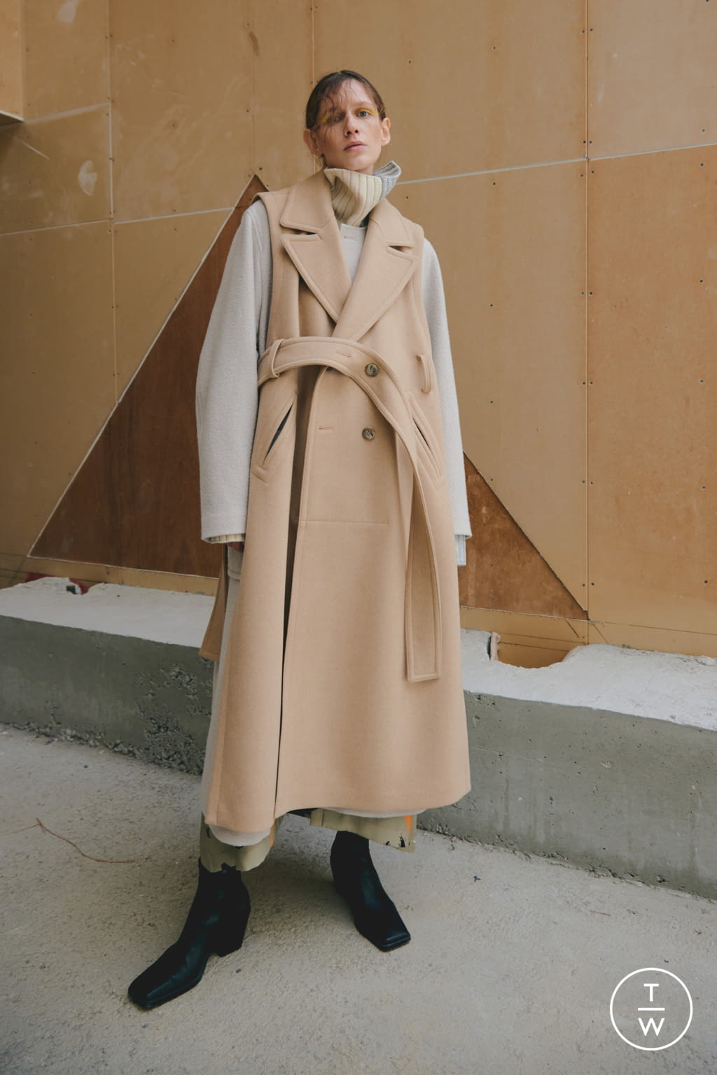 Fashion Week Paris Fall/Winter 2021 look 6 from the Ujoh collection womenswear