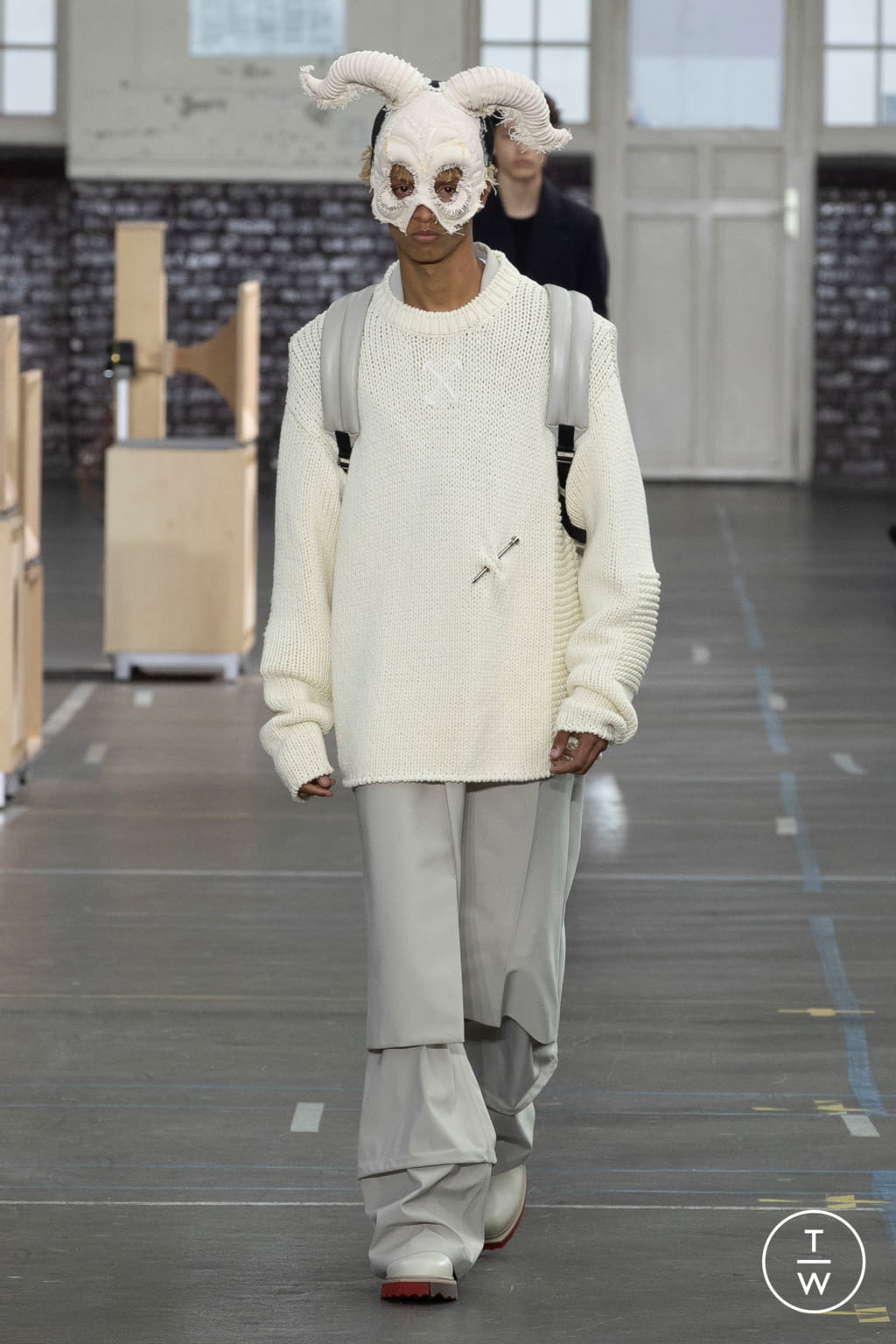 Fashion Week Paris Fall/Winter 2021 look 50 from the Off-White collection 女装