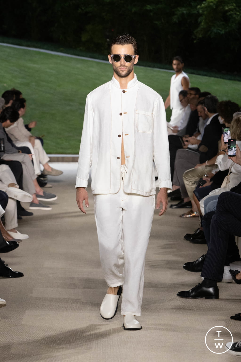 Fashion Week Milan Spring/Summer 2022 look 49 from the Giorgio Armani collection menswear