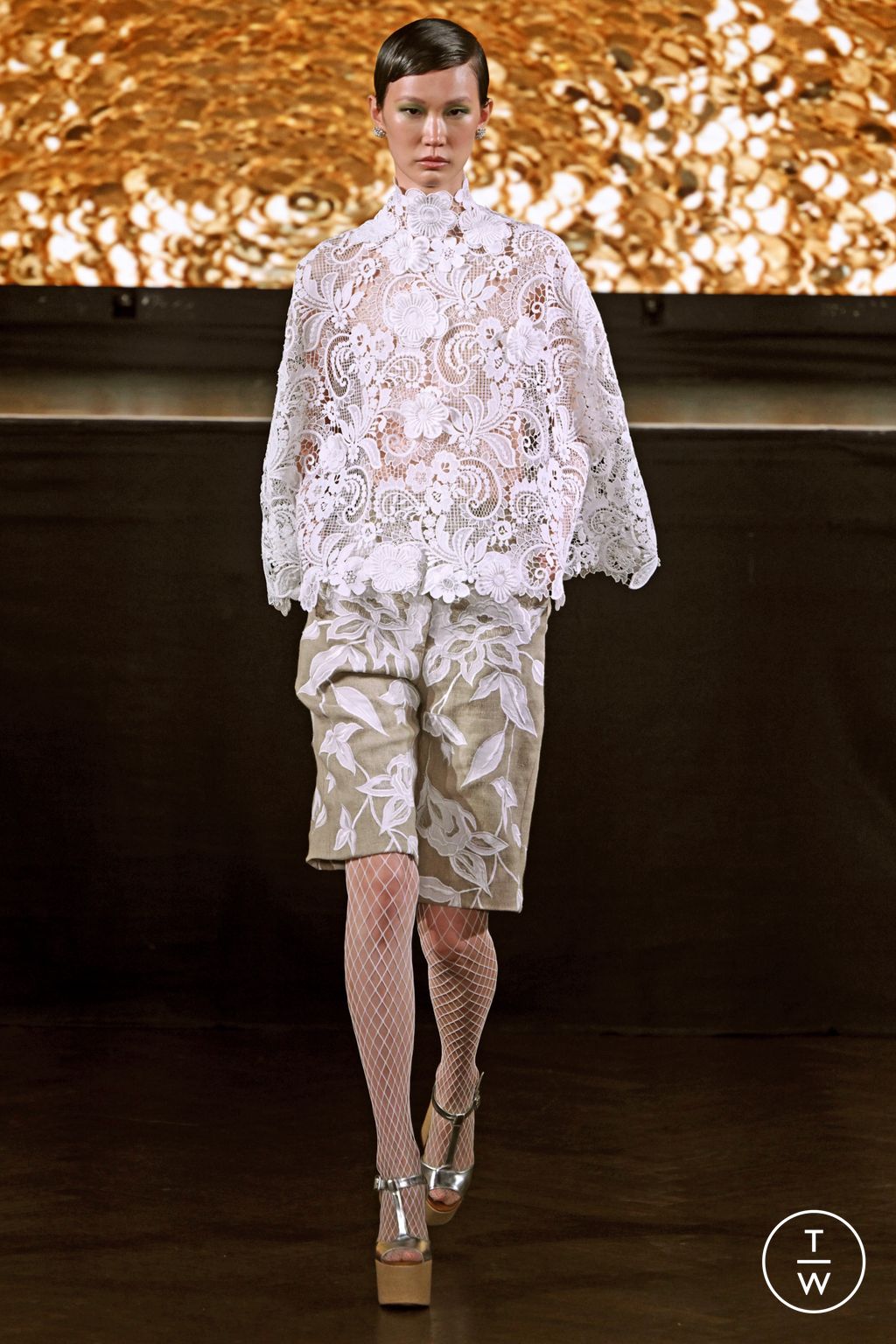 Fashion Week New York Spring/Summer 2023 look 9 de la collection Naeem Khan womenswear