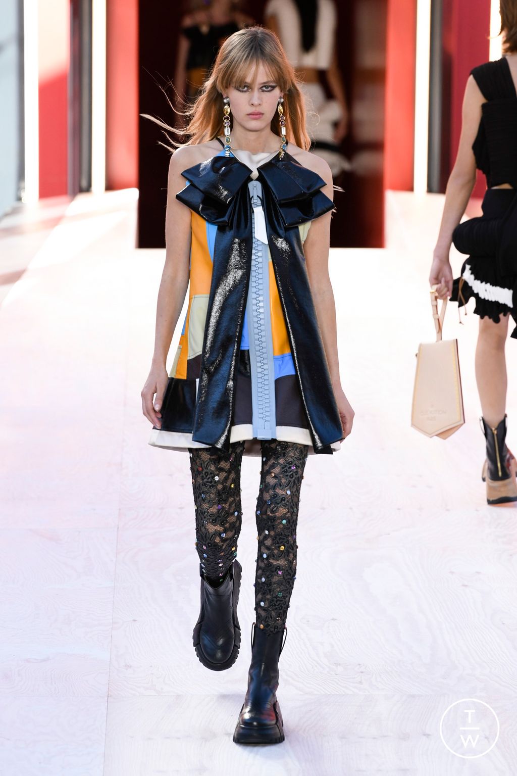 Fashion Week Paris Spring/Summer 2023 look 14 from the Louis Vuitton collection 女装
