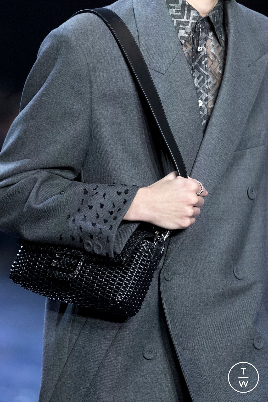 Fashion Week Milan Fall/Winter 2023 look 14 from the Fendi collection menswear accessories