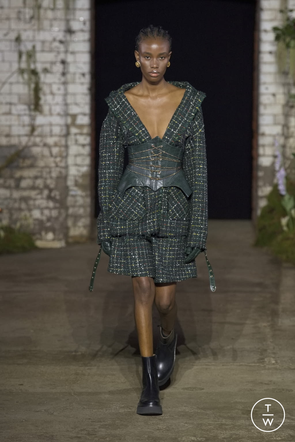 Fashion Week London Fall/Winter 2022 look 51 from the MITHRIDATE collection womenswear