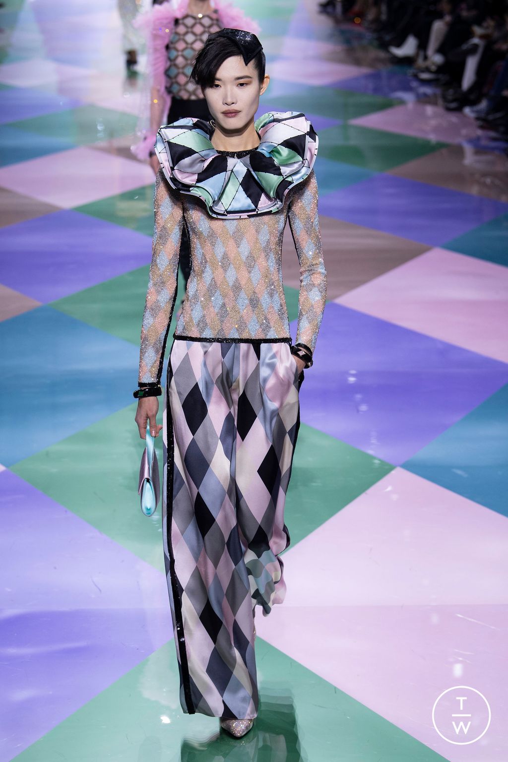 Fashion Week Paris Spring/Summer 2023 look 27 from the Giorgio Armani Privé collection 高级定制