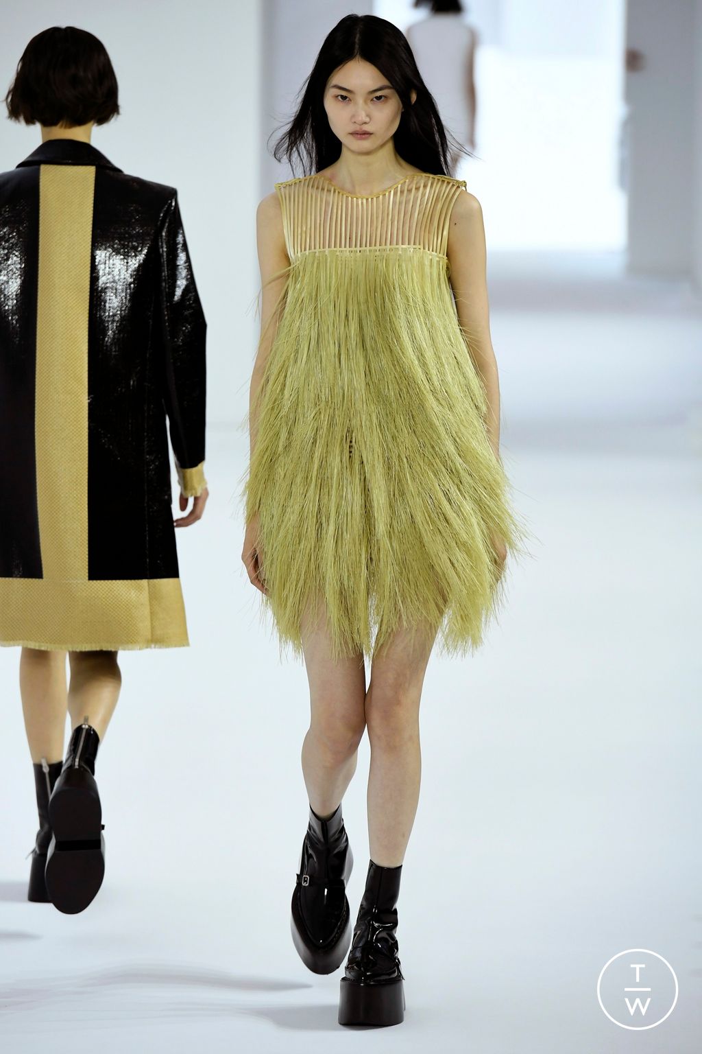 Fashion Week Paris Spring/Summer 2023 look 41 from the Shang Xia collection 女装