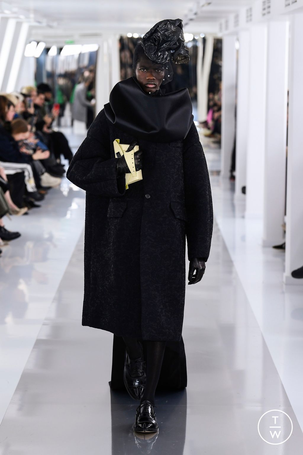 Fashion Week Paris Fall/Winter 2023 look 12 de la collection Maison Margiela menswear