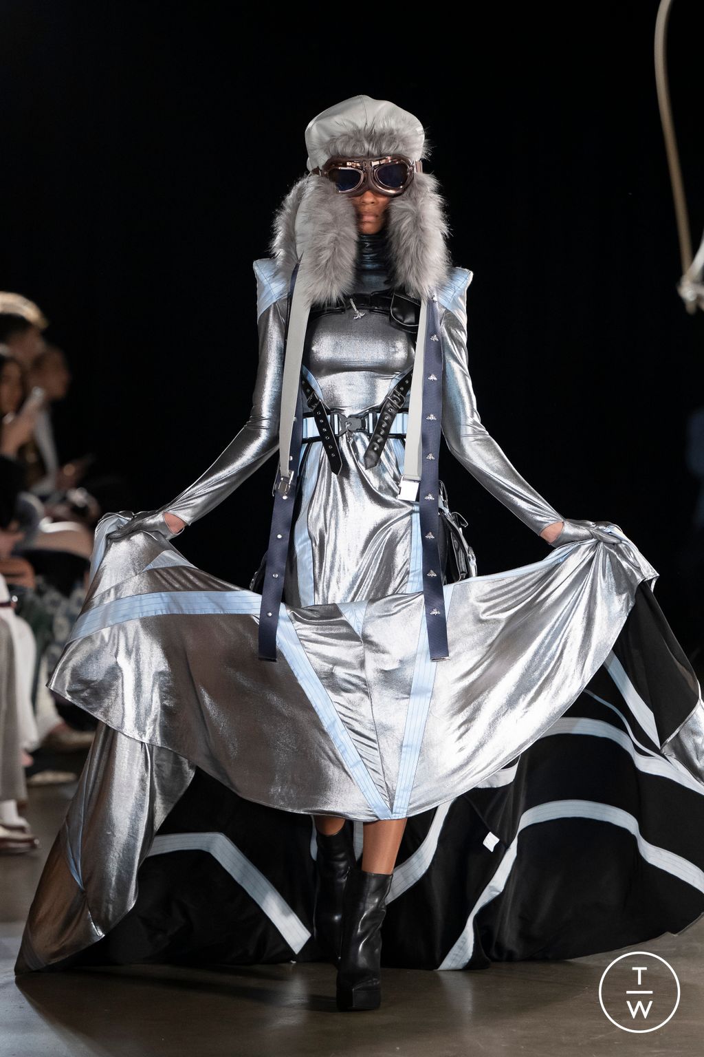 Fashion Week London Fall/Winter 2023 look 52 from the MITHRIDATE collection 女装