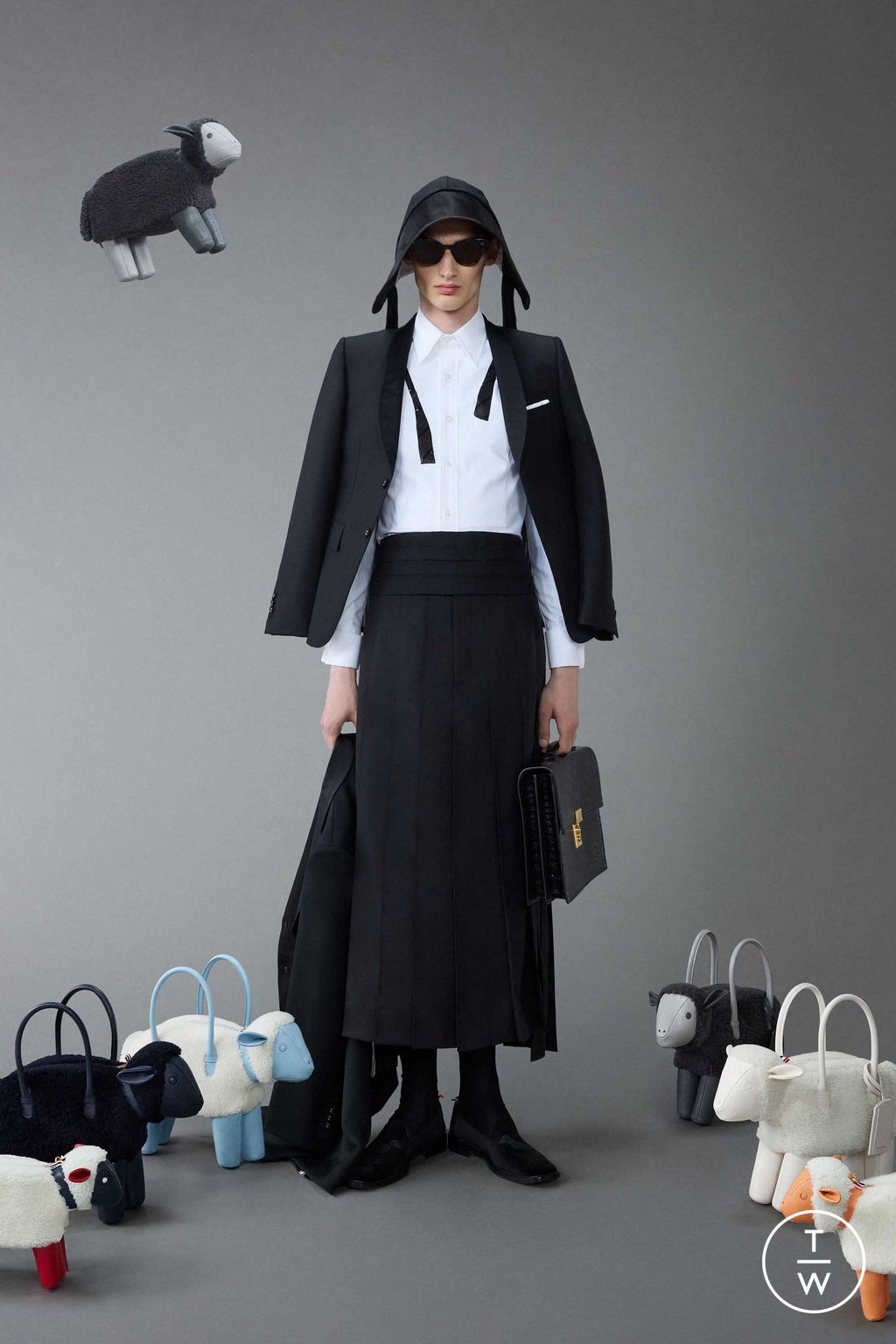 Fashion Week New York Resort 2024 look 52 from the Thom Browne collection menswear