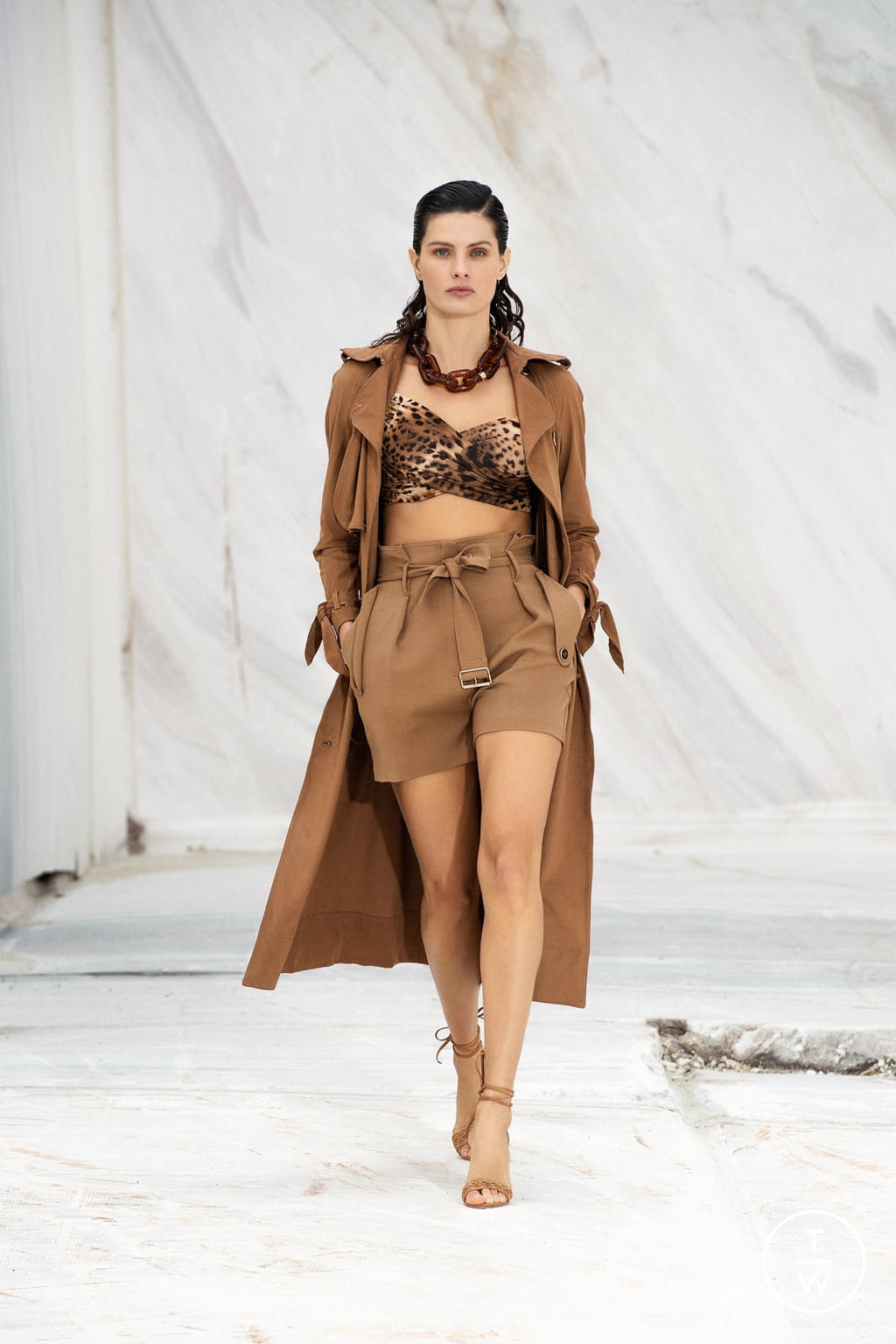 Fashion Week Milan Spring/Summer 2022 look 52 from the Elisabetta Franchi collection 女装