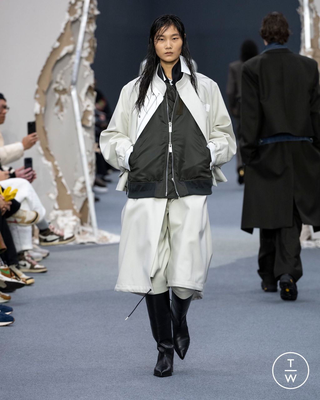 Fashion Week Paris Fall/Winter 2026 look 52 from the Sacai collection 男装