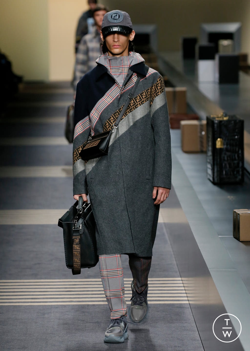 Fashion Week Milan Fall/Winter 2018 look 52 from the Fendi collection 男装