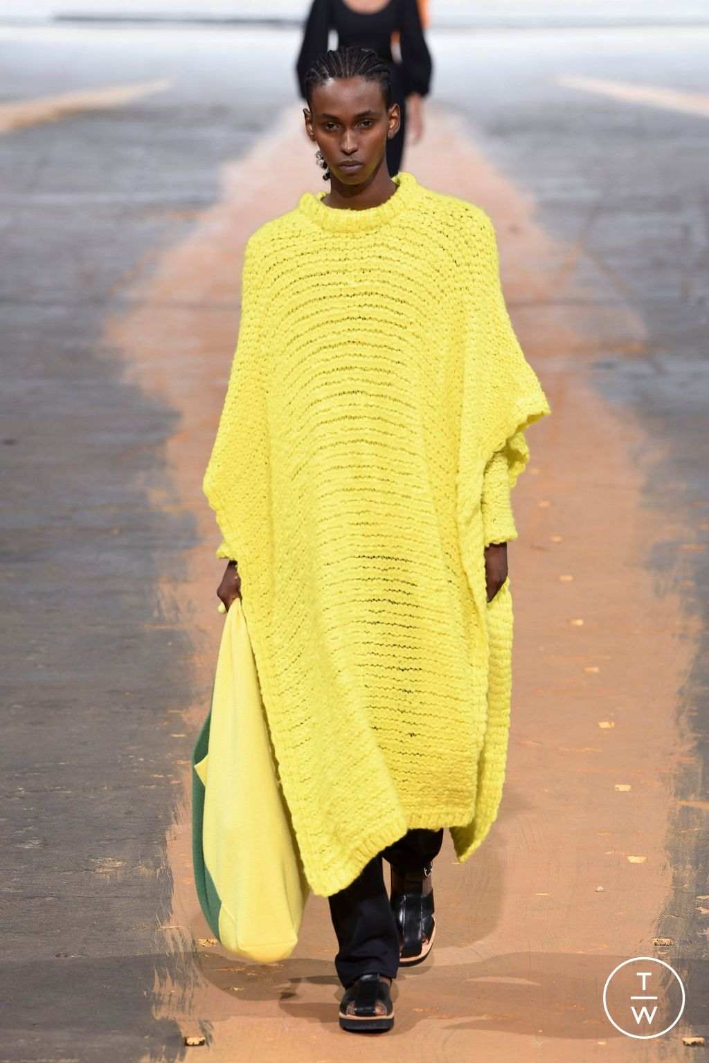 Fashion Week New York Spring/Summer 2023 look 37 from the Gabriela Hearst collection womenswear