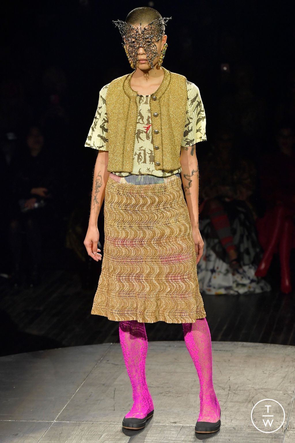 Fashion Week Paris Spring/Summer 2023 look 28 from the Andreas Kronthaler for Vivienne Westwood collection 女装