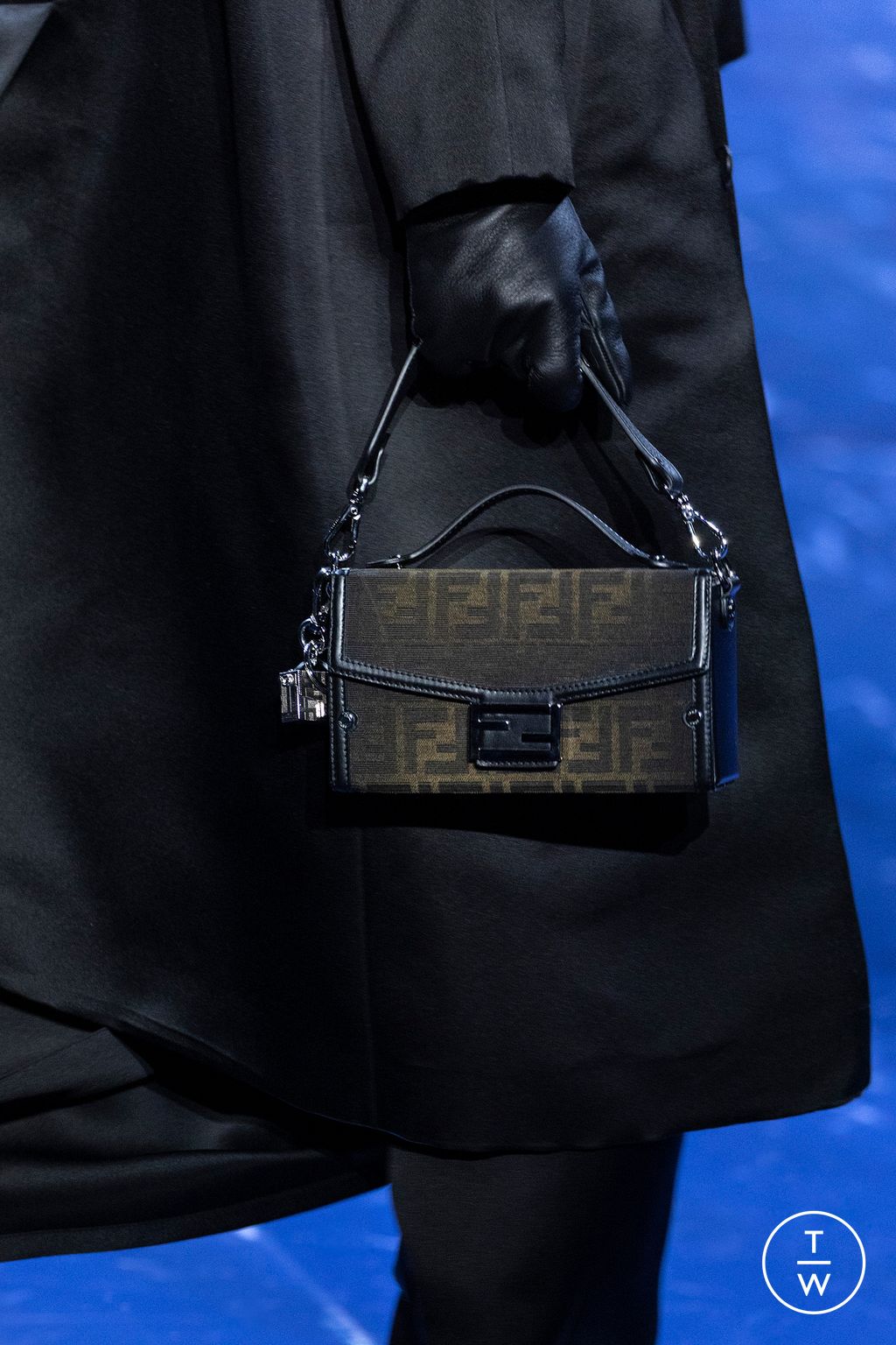 Fashion Week Milan Fall/Winter 2023 look 16 from the Fendi collection menswear accessories