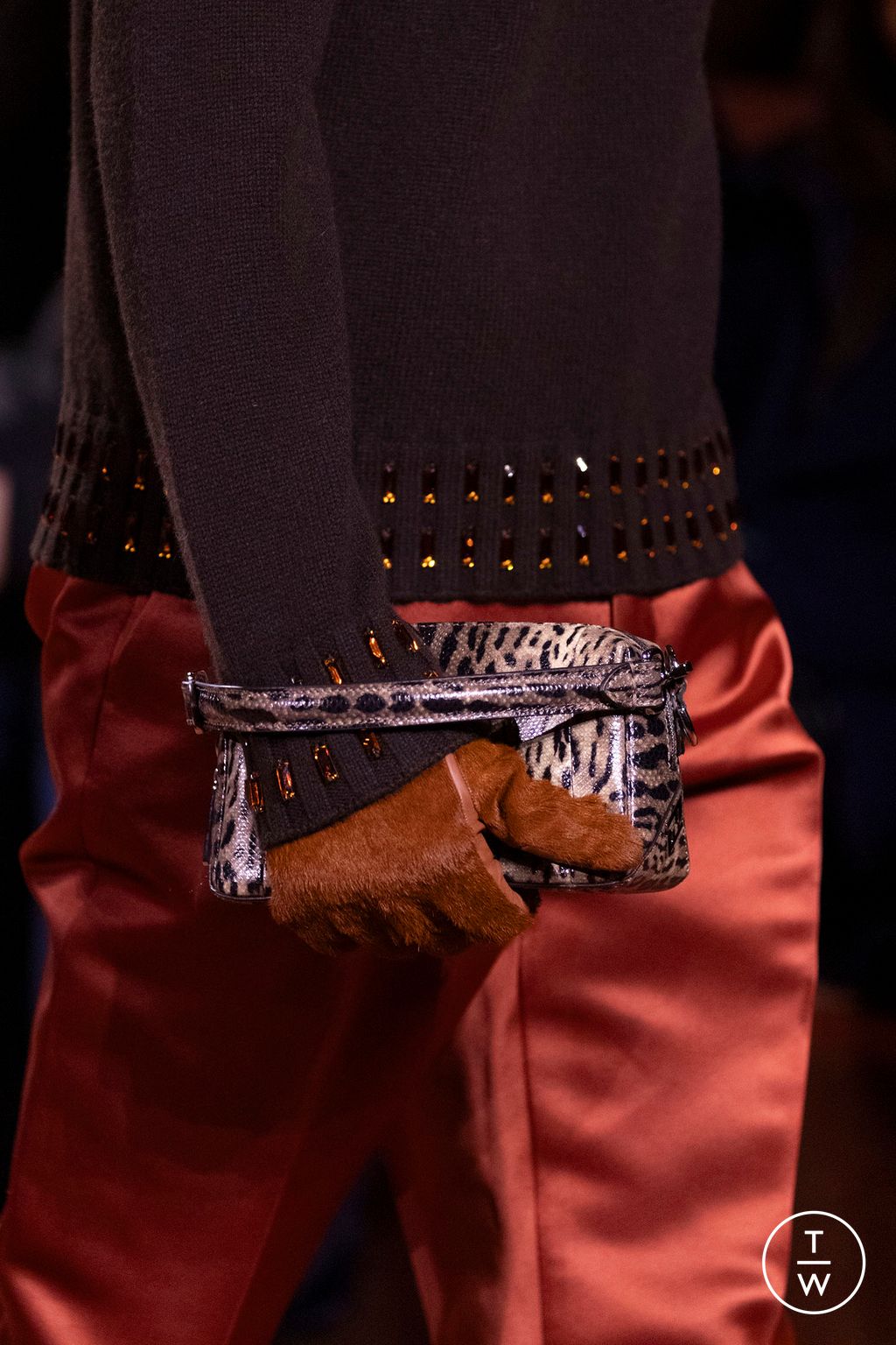 Fashion Week Milan Fall/Winter 2025 look 154 from the Fendi collection 女装配饰