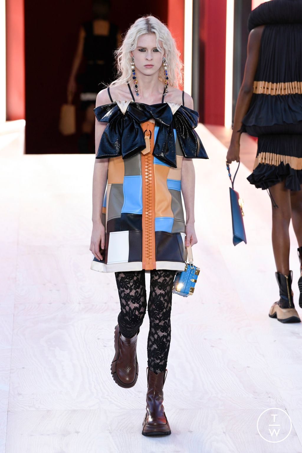 Fashion Week Paris Spring/Summer 2023 look 15 from the Louis Vuitton collection womenswear