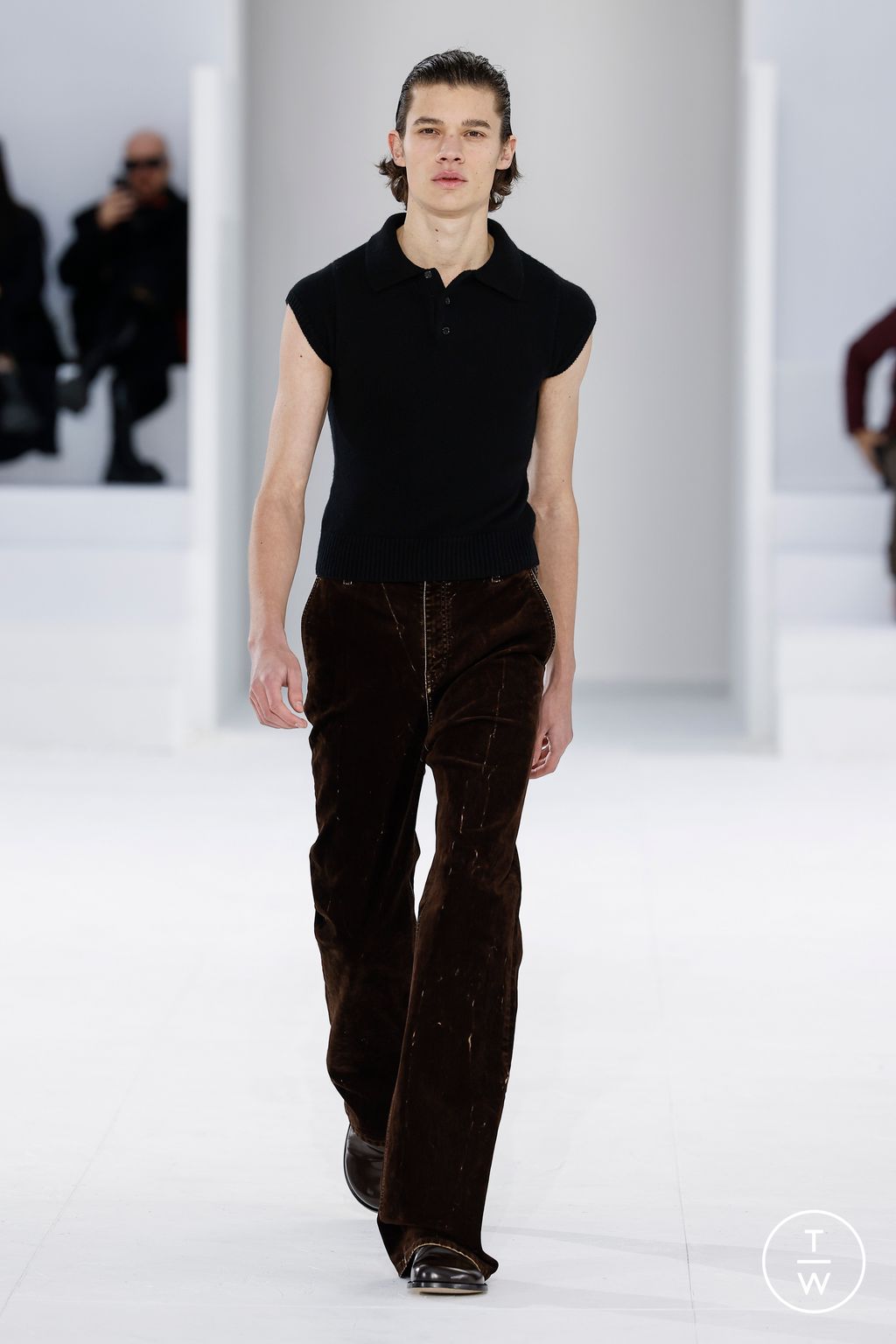 Fashion Week Paris Fall/Winter 2023 look 9 de la collection Loewe menswear