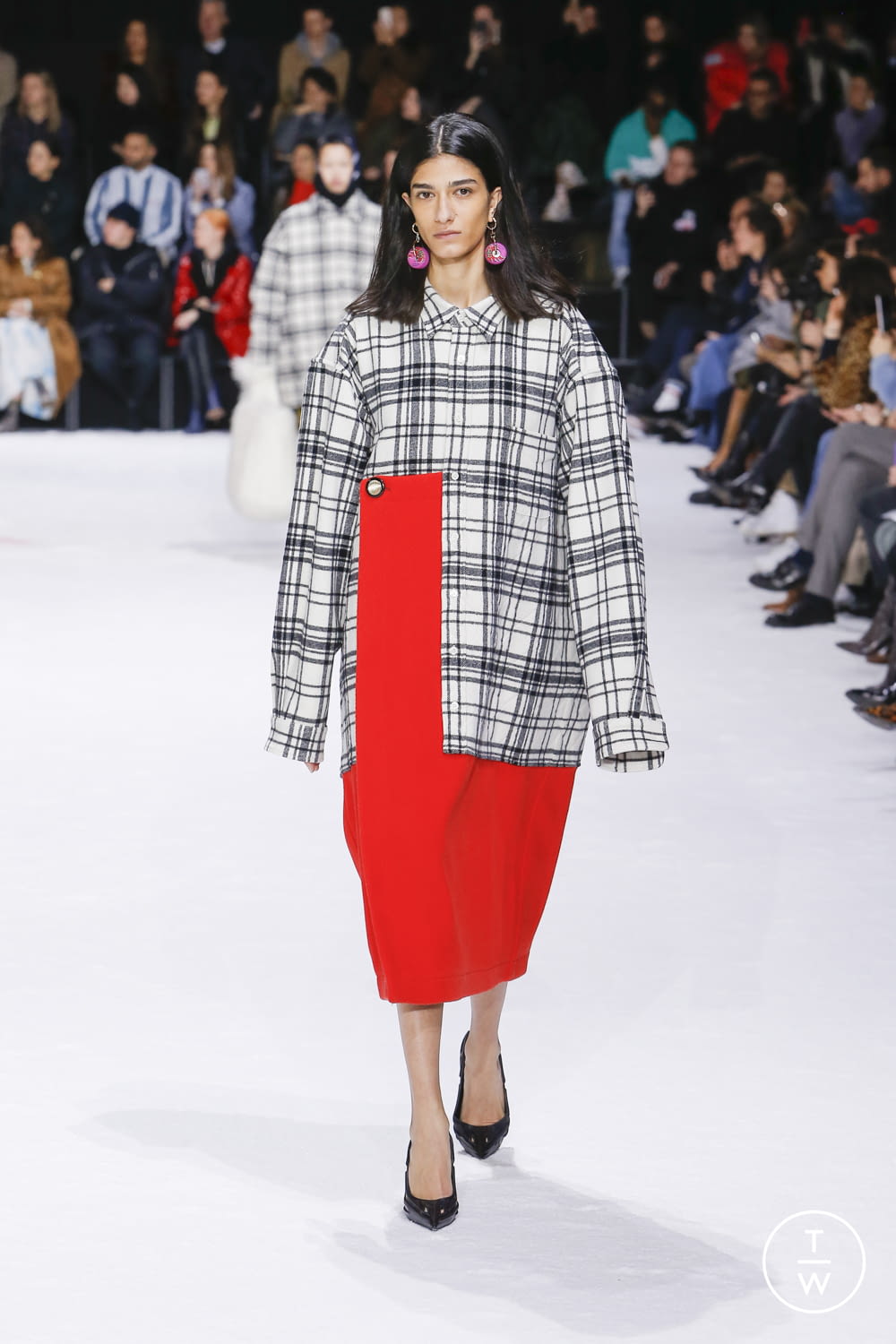 Fashion Week Paris Fall/Winter 2018 look 53 from the Balenciaga collection 女装