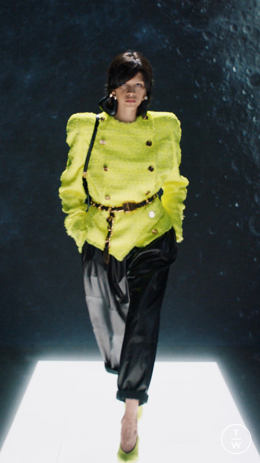 Fashion Week Paris Fall/Winter 2021 look 53 from the Balmain collection womenswear