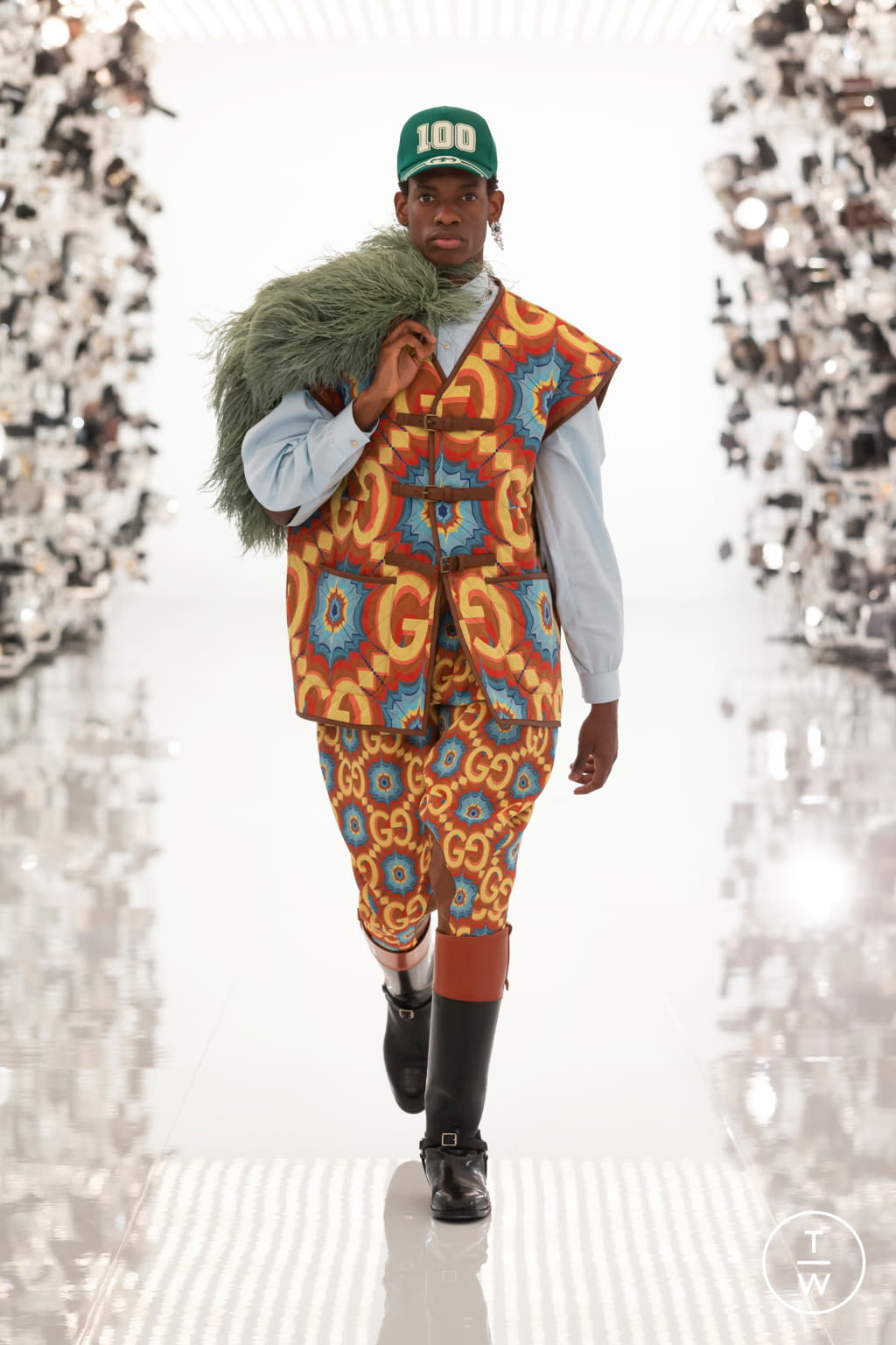 Fashion Week Milan Fall/Winter 2021 look 53 from the Gucci collection womenswear