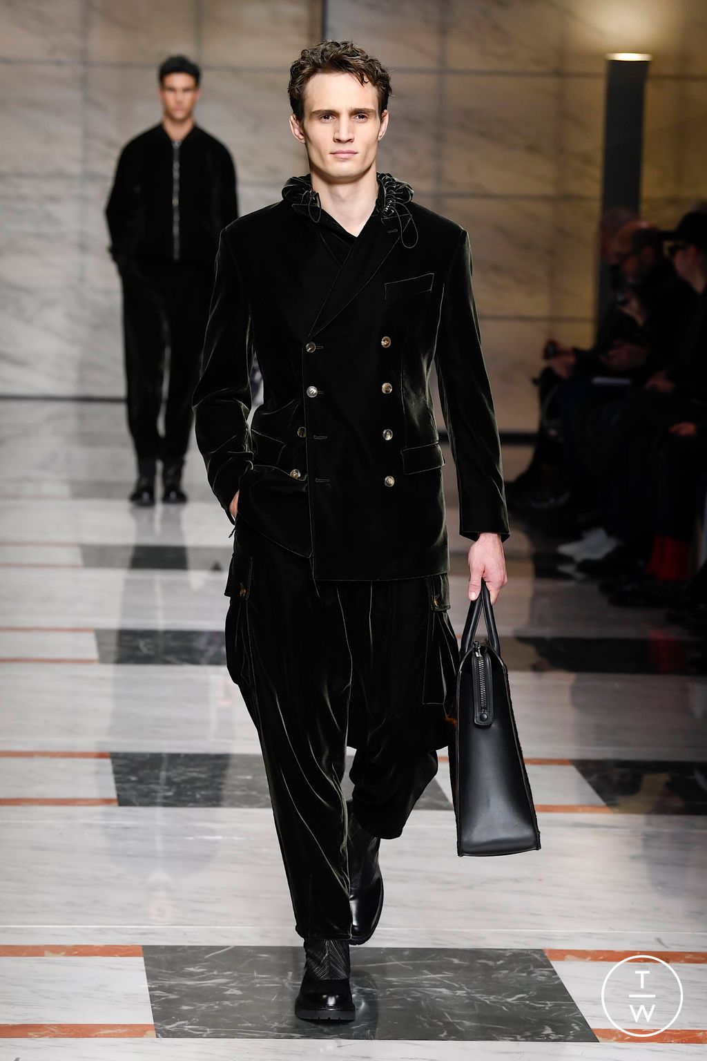Fashion Week Milan Fall/Winter 2023 look 37 from the Giorgio Armani collection menswear
