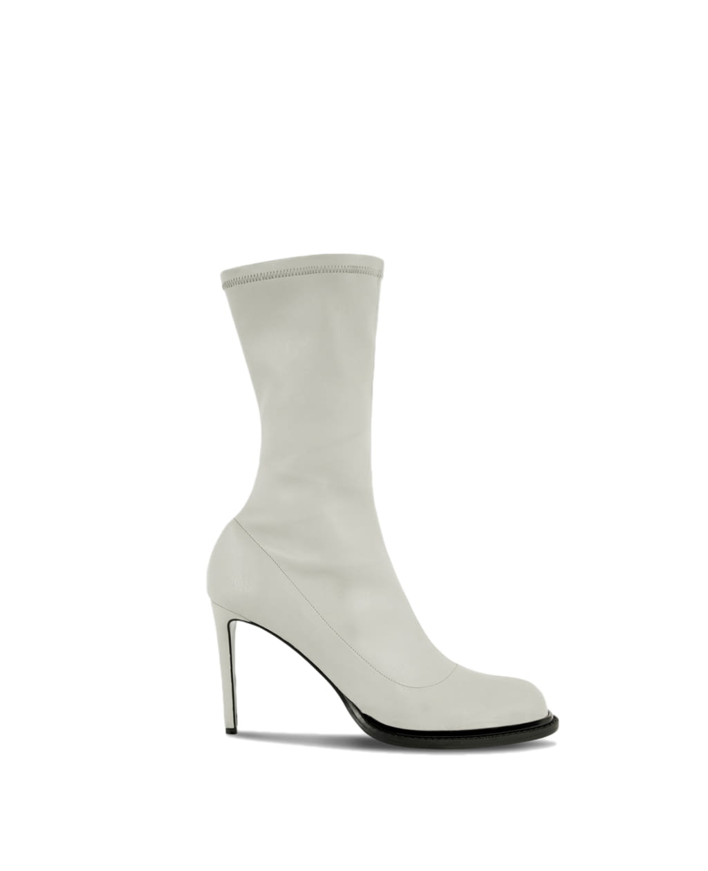 Fashion Week Paris Fall/Winter 2018 look 46 from the Stella McCartney collection womenswear accessories