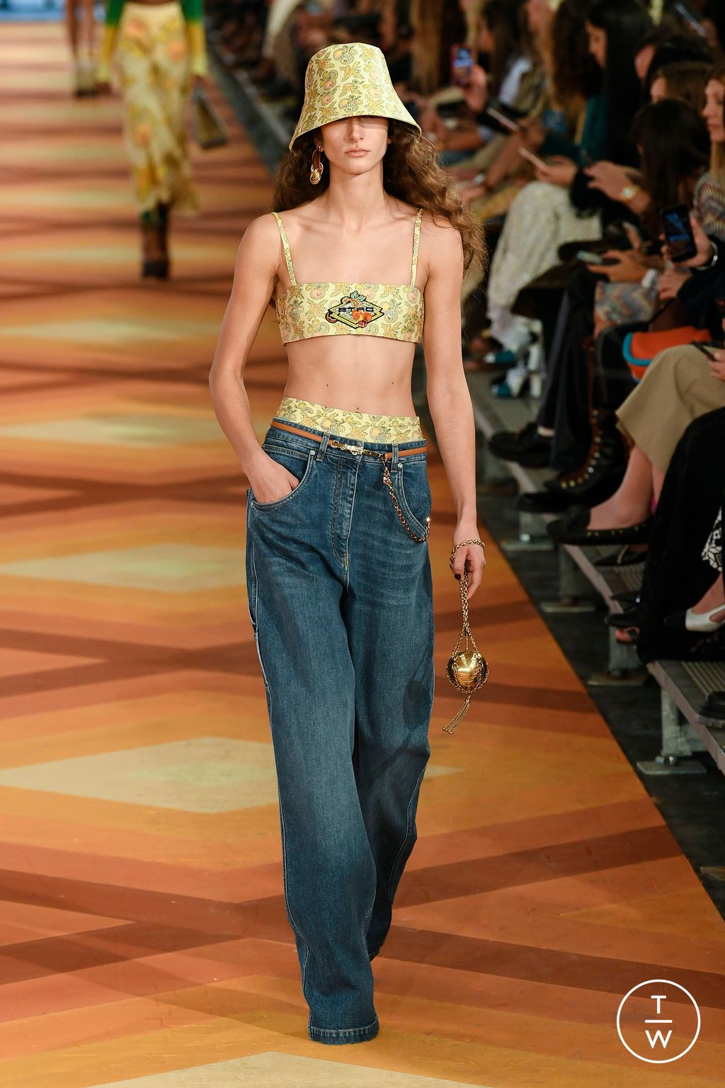 Fashion Week Milan Spring/Summer 2023 look 20 from the Etro collection 女装