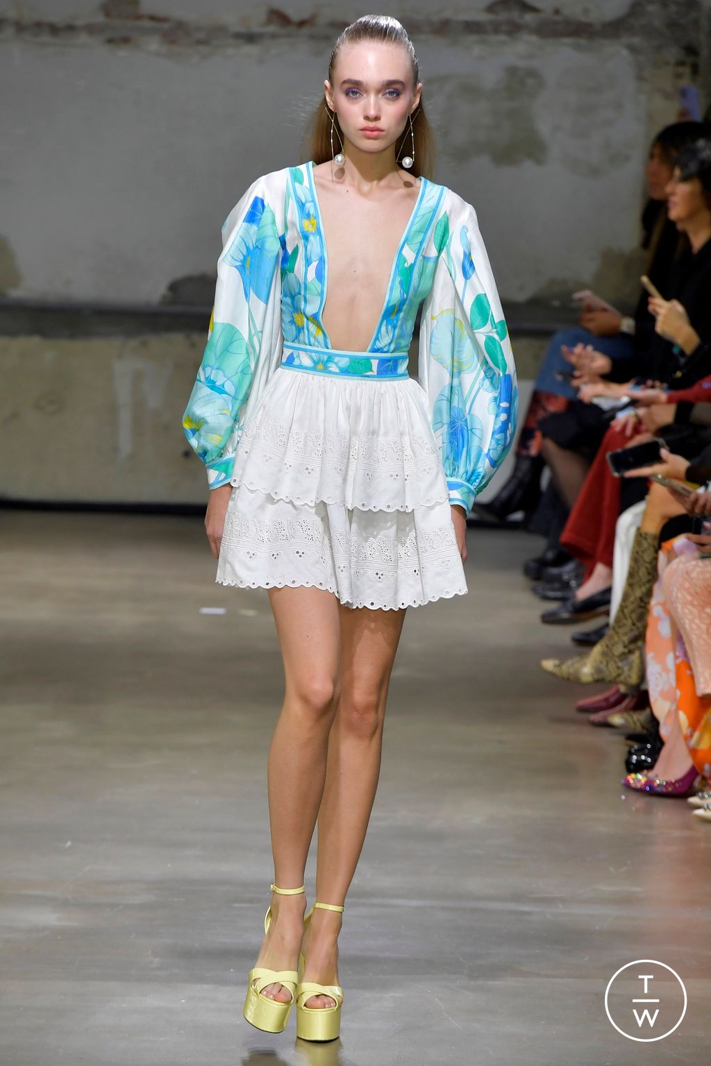 Fashion Week Paris Spring/Summer 2023 look 36 from the Leonard Paris collection 女装