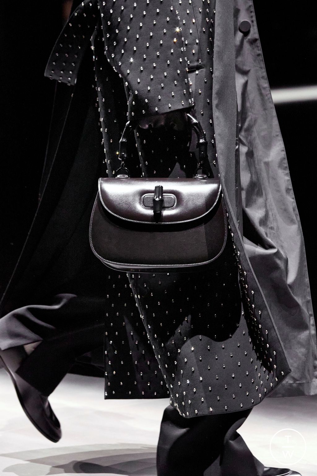 Fashion Week Milan Fall/Winter 2024 look 30 de la collection Gucci menswear accessories