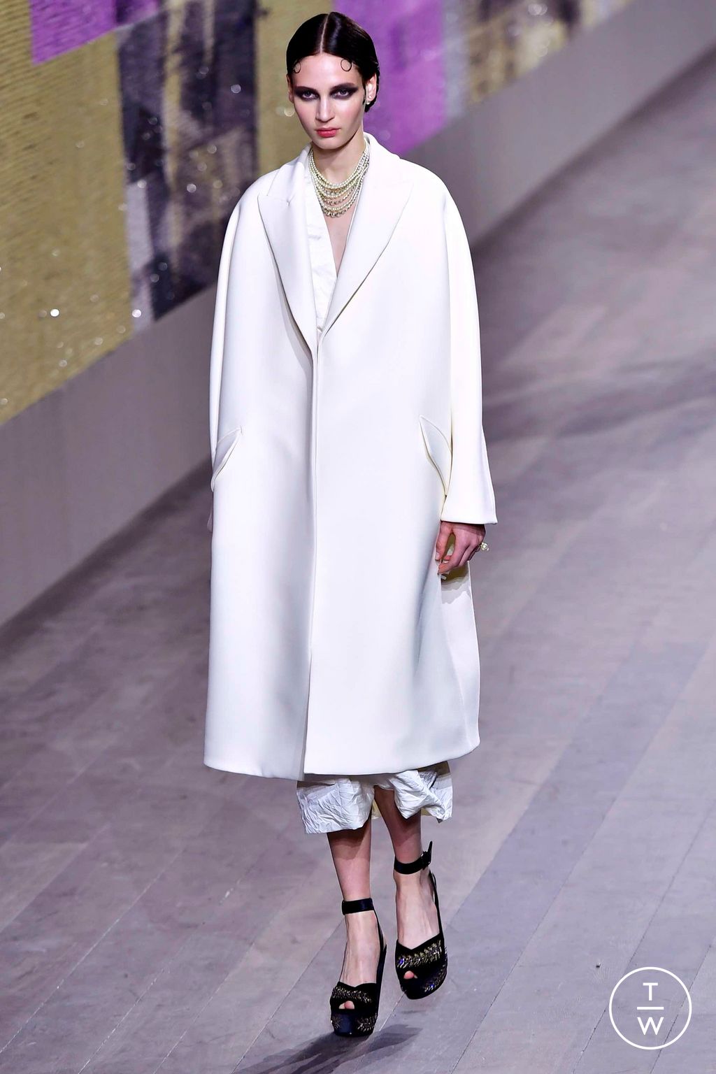 Fashion Week Paris Spring/Summer 2023 look 13 de la collection Christian Dior couture