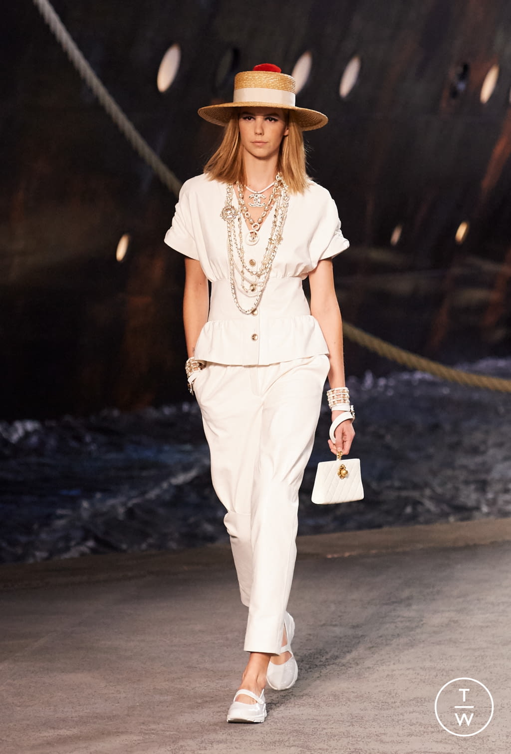 Fashion Week Paris Resort 2019 look 55 from the Chanel collection 女装