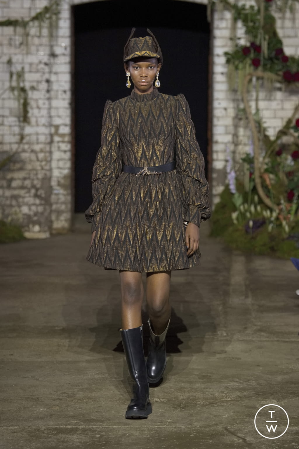 Fashion Week London Fall/Winter 2022 look 54 from the MITHRIDATE collection womenswear