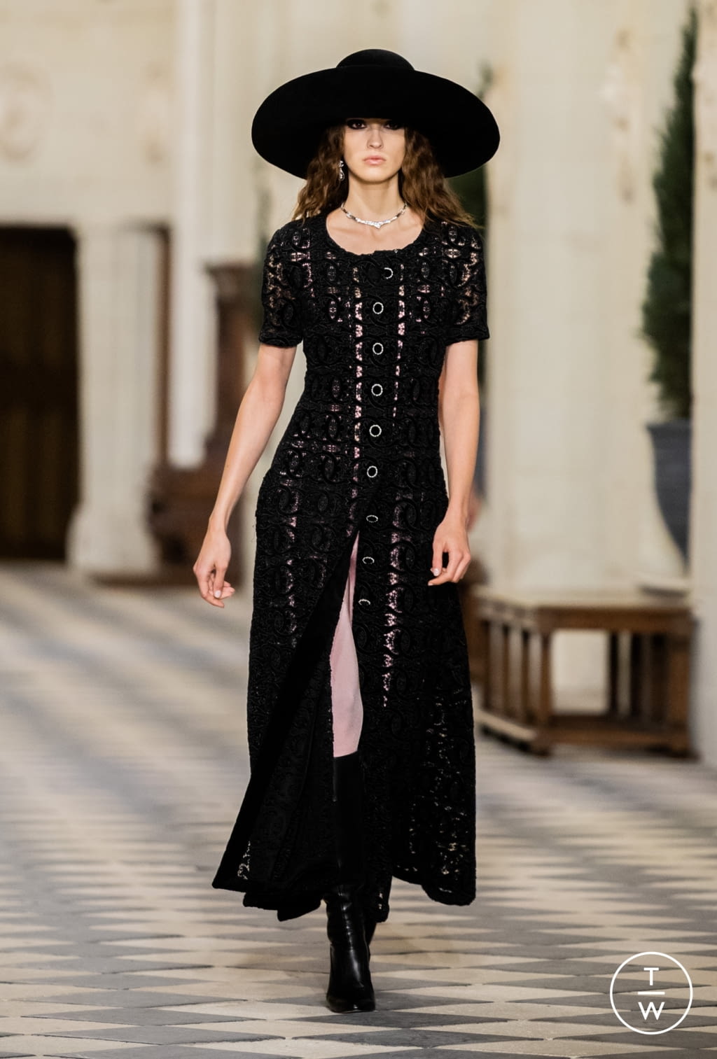 Fashion Week Paris Pre-Fall 2021 look 54 from the Chanel collection 女装