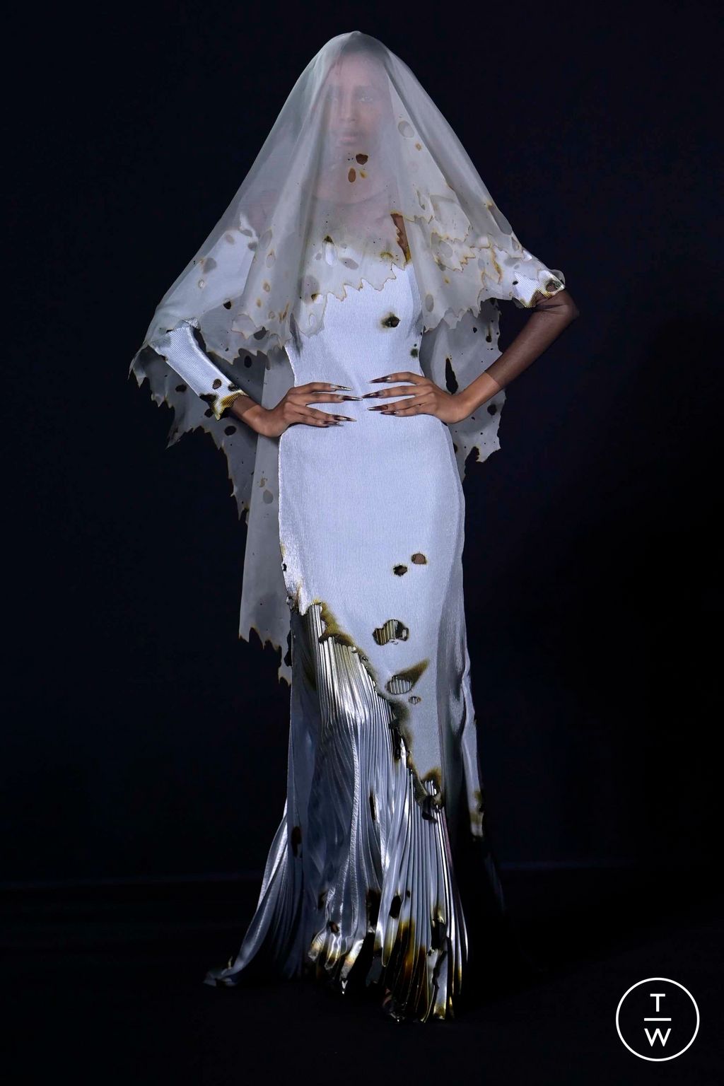 Fashion Week Paris Spring/Summer 2023 look 20 from the Robert Wun collection couture
