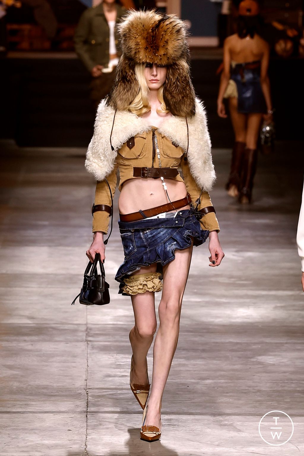 Fashion Week Milan Fall/Winter 2023 look 37 de la collection Dsquared2 menswear